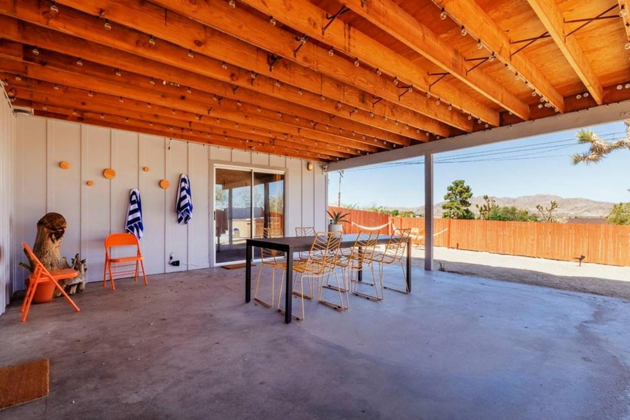 조슈아 트리 Made In The Shade - Central, Hot Tub, Ac, Sleeps 8 빌라 외부 사진